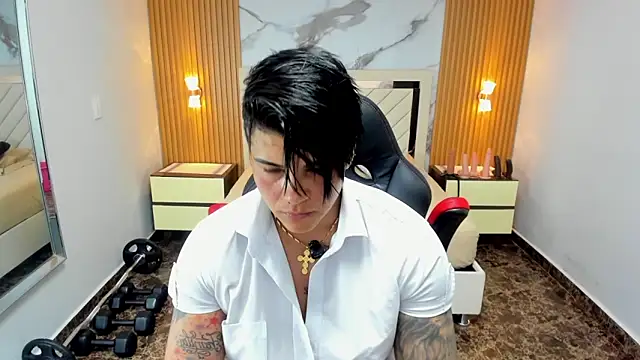 KAROLLJONES1 online show from May 2026 07:31:02 PM
