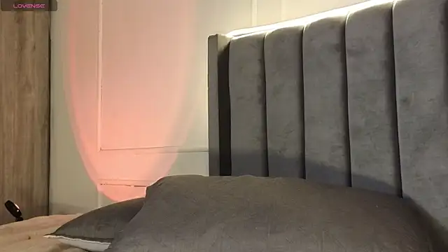 Snapshot of Ice_Princess_ chatting on November 2025 02:17:01 PM Ice Princess online show from November 2025 02:17:01 PM