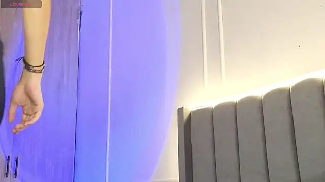 Snapshot of Ice_Princess_ chatting on November 2025 12:06:01 PM Ice Princess online show from November 2025 12:06:01 PM