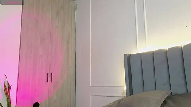 Snapshot of Ice_Princess_ chatting on November 2025 12:30:01 PM Ice Princess online show from November 2025 12:30:01 PM