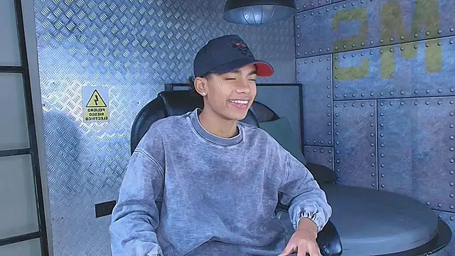 AlanCutee online show from September 2025 11:37:02 AM