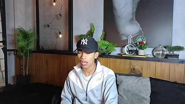 AlanCutee online show from May 2026 11:51:02 AM