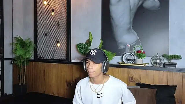 AlanCutee online show from May 2026 01:30:01 PM