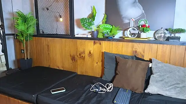 AlanCutee online show from May 2026 12:01:01 PM