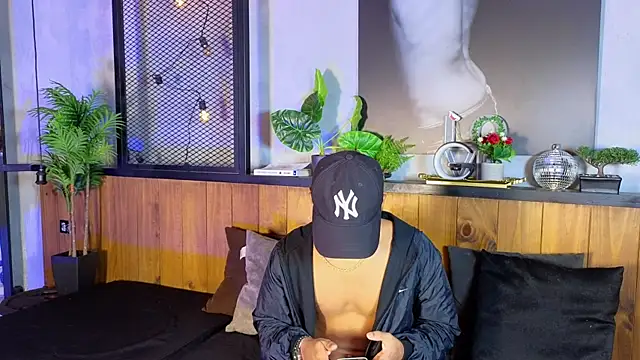 AlanCutee online show from May 2026 12:15:01 PM