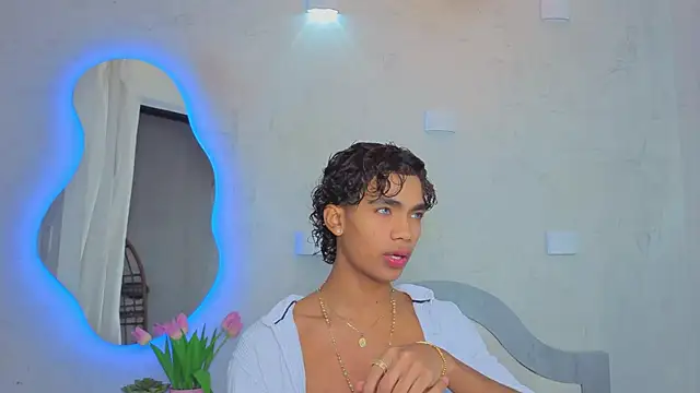 AlanCutee online show from May 2026 03:56:02 AM
