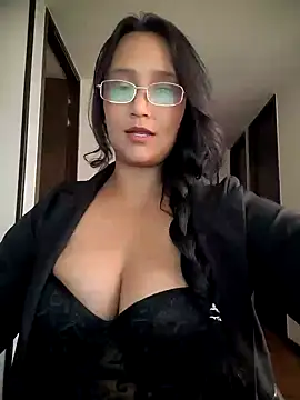 Esmeralda333 online show from August 2026 01:03:01 PM