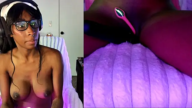 Snapshot of alys_at_college chatting on October 2025 12:35:01 PM alys at college online show from October 2025 12:35:01 PM