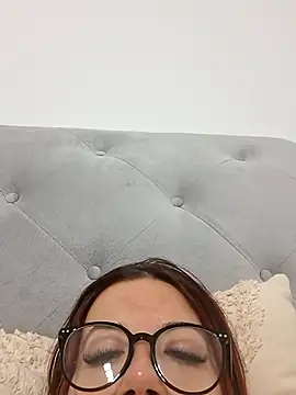 Anayssa  online show from September 2025 10:42:01 PM