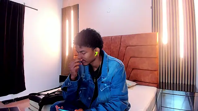 FYKMOR 1 online show from October 2025 03:50:02 AM