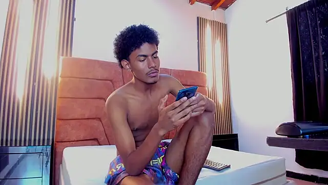 FYKMOR 1 online show from November 2025 07:47:02 PM