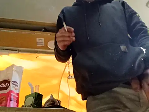 Snapshot of high3ndlowlife chatting on December 2025 05:40:02 PM high3ndlowlife online show from December 2025 05:40:02 PM