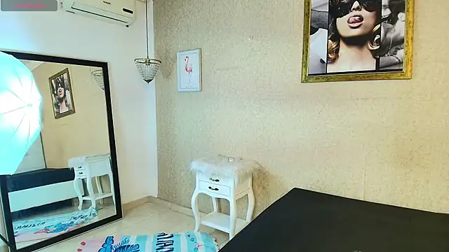 Miladiosa online show from November 2025 11:54:01 AM