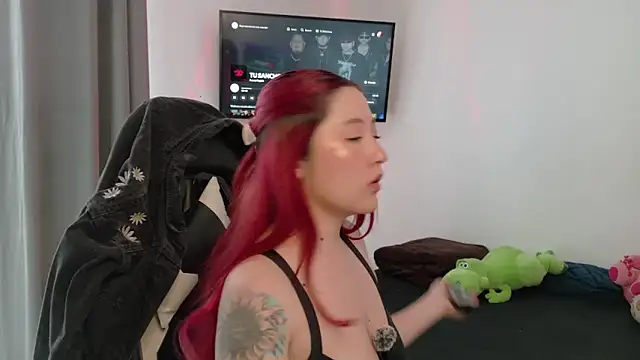 Snapshot of lunnaa_ chatting on September 2025 07:40:02 PM lunnaa online show from September 2025 07:40:02 PM