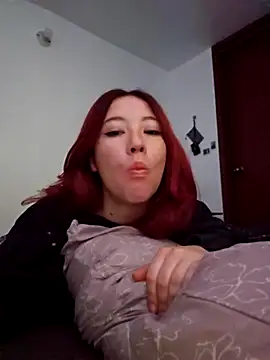 Snapshot of lunnaa_ chatting on November 2025 05:07:01 AM lunnaa online show from November 2025 05:07:01 AM