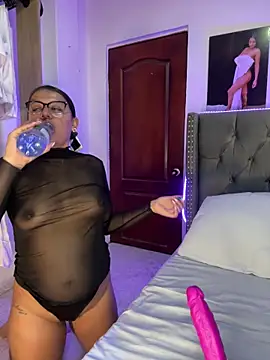 ema zoe online show from February 2026 12:04:01 AM