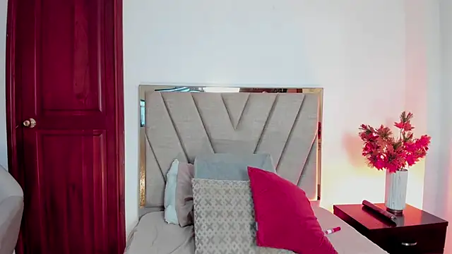 SerenaAveline online show from October 2025 04:50:01 PM