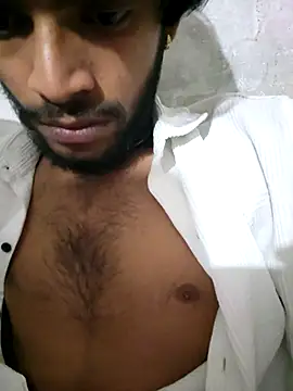 Snapshot of yashuuuu021 chatting on March 2026 07:32:01 PM yashuuuu021 online show from March 2026 07:32:01 PM