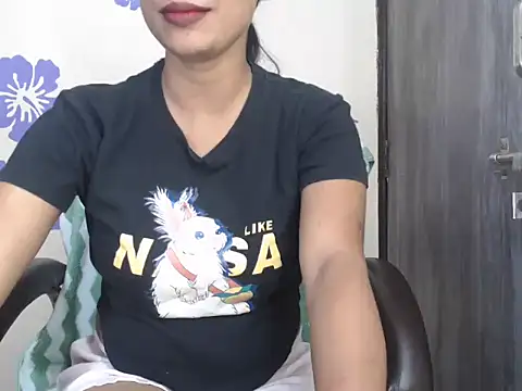 Snapshot of Love-Sex_Love chatting on December 2025 08:18:01 AM Love-Sex Love online show from December 2025 08:18:01 AM