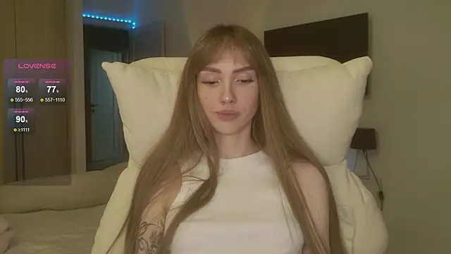 Lunainnk online show from July 2026 10:45:01 PM