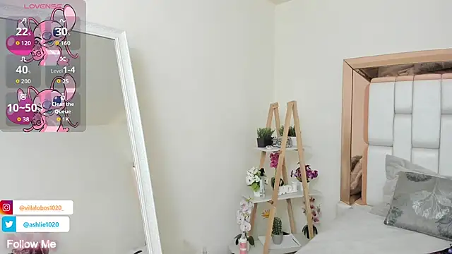 MiaVillalobos online show from September 2025 03:35:02 PM