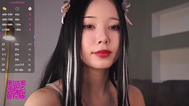 Snapshot of CherryGlow chatting on October 2025 07:09:01 AM CherryGlow online show from October 2025 07:09:01 AM