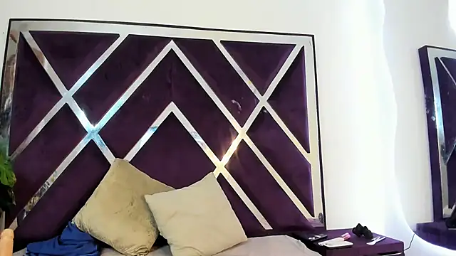 luzenaasm online show from October 2025 04:34:02 AM