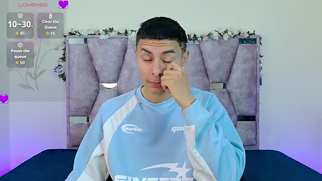 lana and liam  online show from November 2025 09:30:01 AM