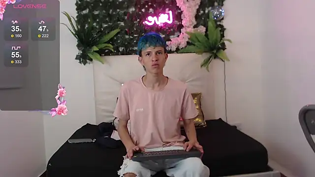 iam lukas   online show from October 2025 01:56:01 AM