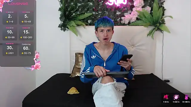 iam lukas   online show from October 2025 01:26:01 AM