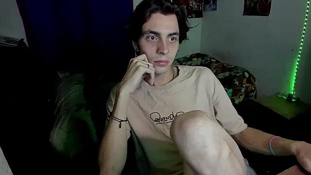 Snapshot of golden_ryyan chatting on February 2026 10:41:02 PM golden ryyan online show from February 2026 10:41:02 PM