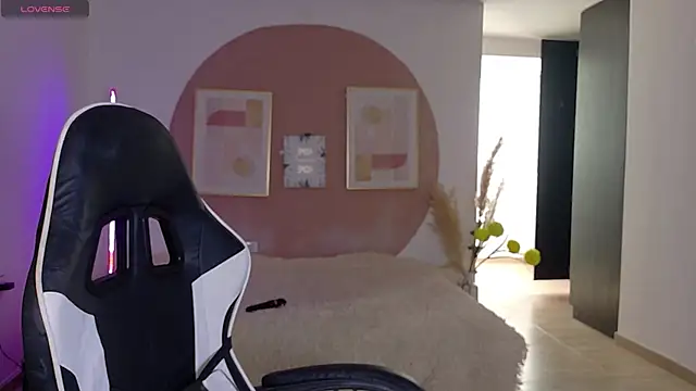Eliih 01 online show from May 2026 03:29:01 PM