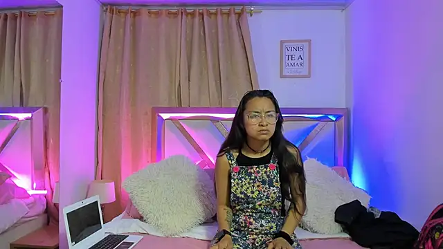 bravepetunia online show from October 2025 12:19:01 PM