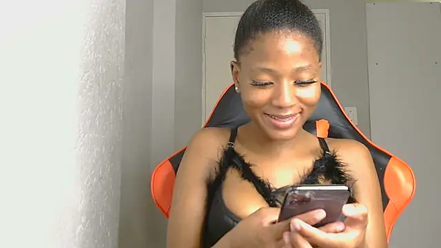 Ballenciaa online show from September 2025 07:15:01 PM