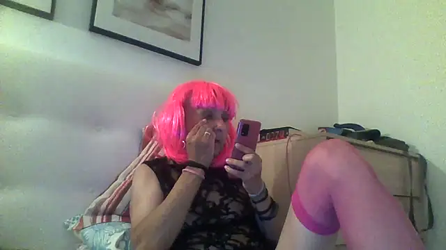 Snapshot of Emily_de_Carla chatting on October 2025 10:43:01 PM Emily de Carla online show from October 2025 10:43:01 PM