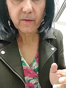 Snapshot of Emily_de_Carla chatting on October 2025 04:31:02 PM Emily de Carla online show from October 2025 04:31:02 PM