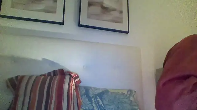 Snapshot of Emily_de_Carla chatting on October 2025 10:55:01 PM Emily de Carla online show from October 2025 10:55:01 PM