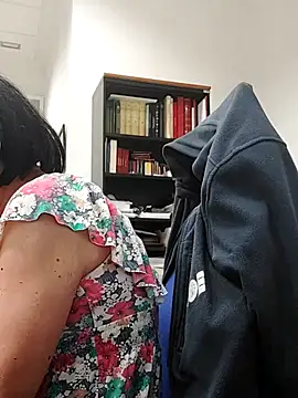 Snapshot of Emily_de_Carla chatting on November 2025 04:07:02 PM Emily de Carla online show from November 2025 04:07:02 PM