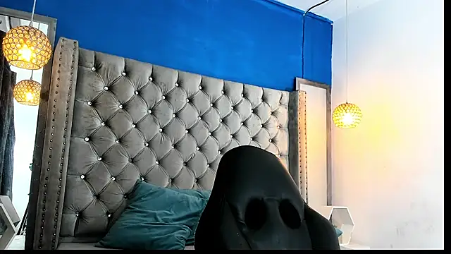 latinhotmuscle online show from November 2025 06:57:02 AM