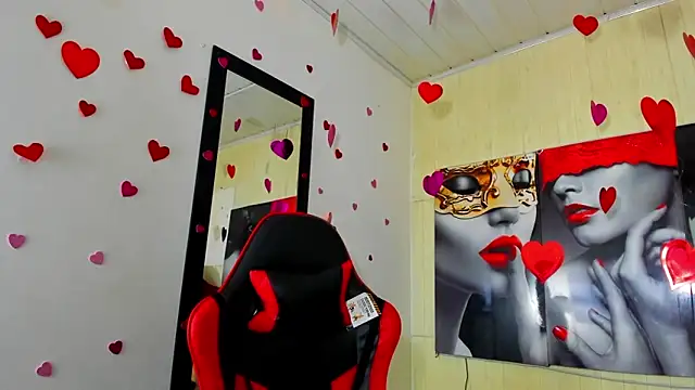 Raven Rouge  online show from March 2026 08:15:01 PM