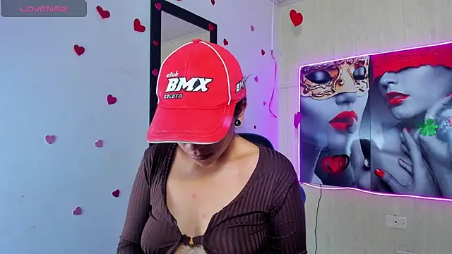Raven Rouge  online show from April 2026 12:36:02 PM