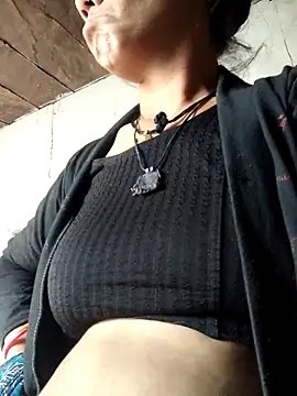 Snapshot of Hot-ilaiy chatting on December 2025 11:04:01 AM Hot-ilaiy online show from December 2025 11:04:01 AM