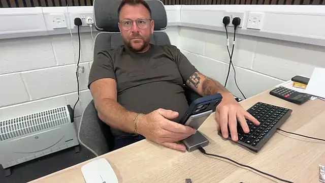 bilf1978 online show from June 2026 06:04:01 AM