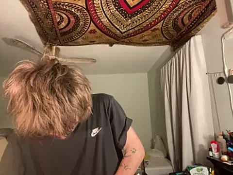 XanderOzzz online show from April 2026 09:32:02 AM