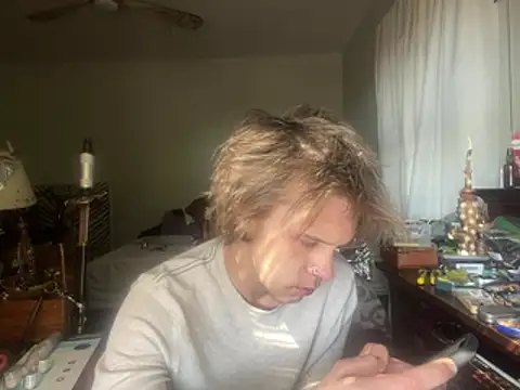 XanderOzzz online show from April 2026 08:10:01 PM