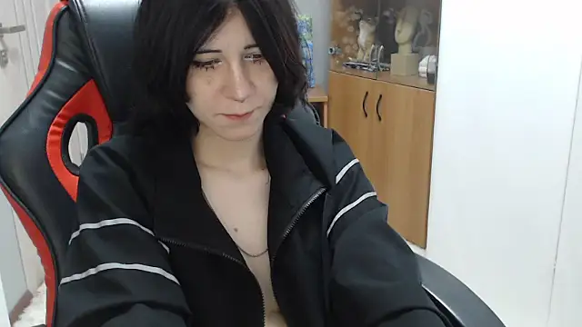 TinaQuiin online show from September 2025 08:08:01 AM