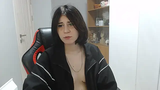 TinaQuiin online show from September 2025 08:08:01 AM