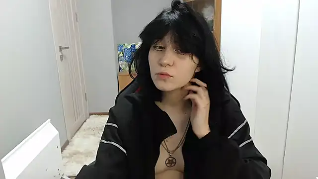 TinaQuiin online show from November 2025 08:37:01 AM