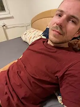 Snapshot of Skinny0150 chatting on December 2025 09:54:01 PM Skinny0150 online show from December 2025 09:54:01 PM