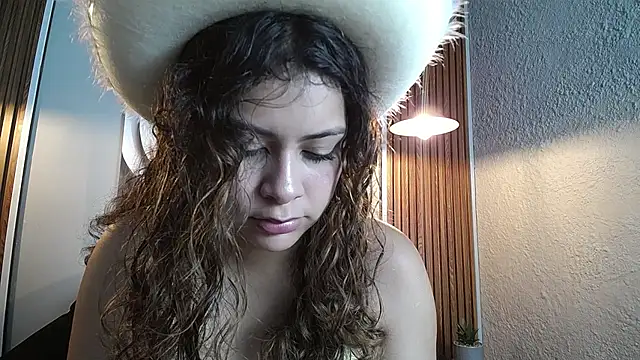 CurlyDani online show from May 2026 12:01:01 PM